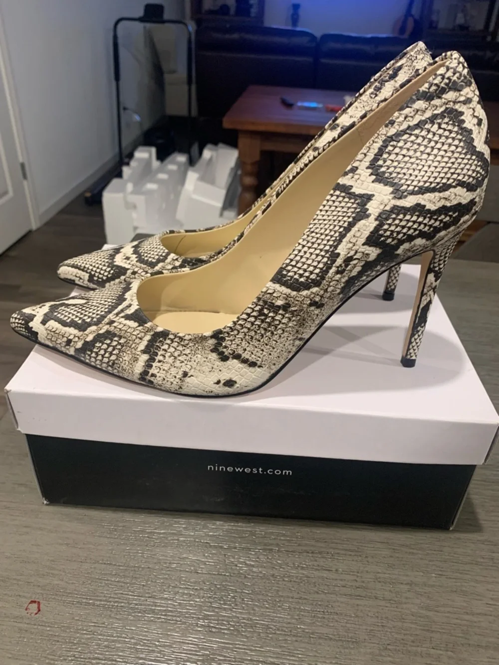 Nine West Black & White Snake-Print Pointed Toe Pumps - Picture 3 of 9
